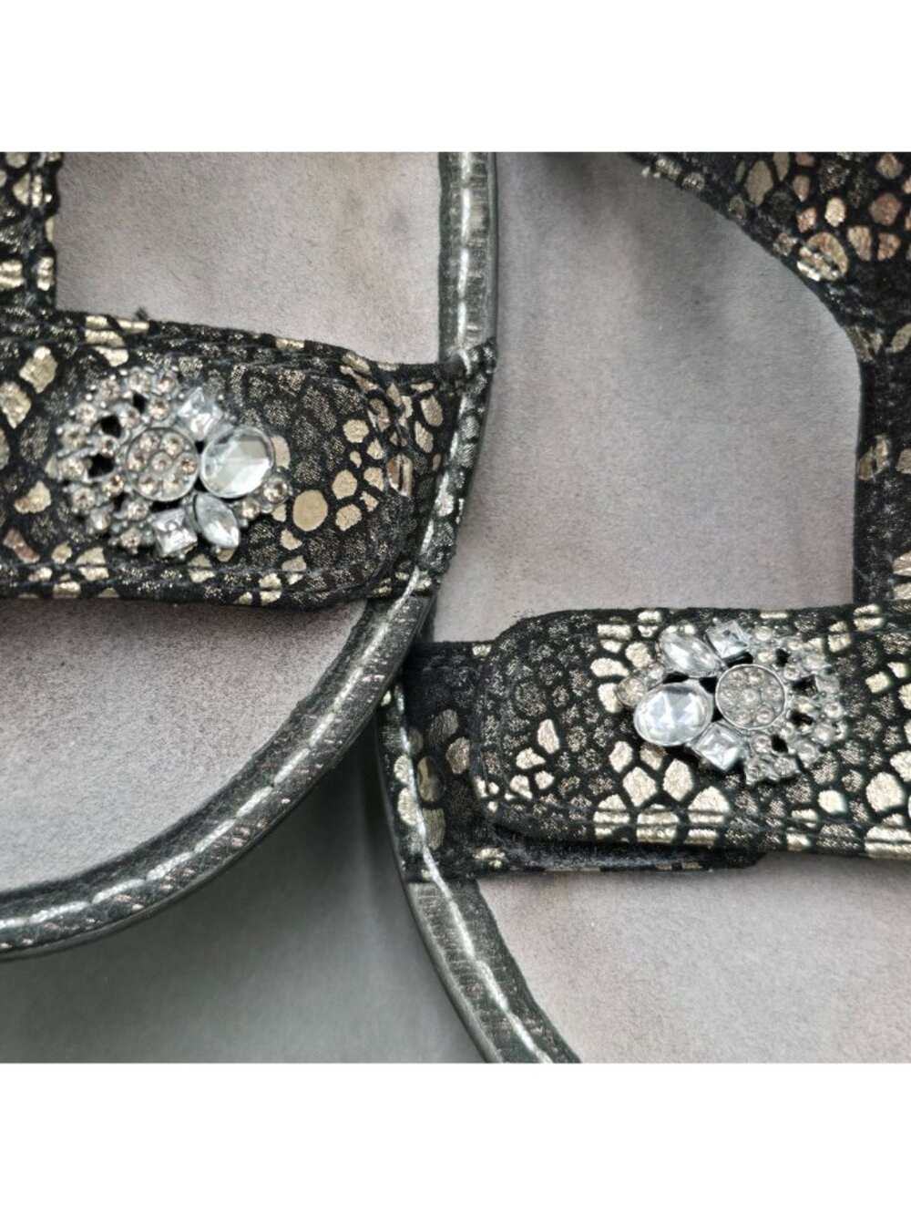 Alegria Lara Pewter Mosaic Wedge Sandals Size 37 T-Strap Comfort Slide - Picture 10 of 13